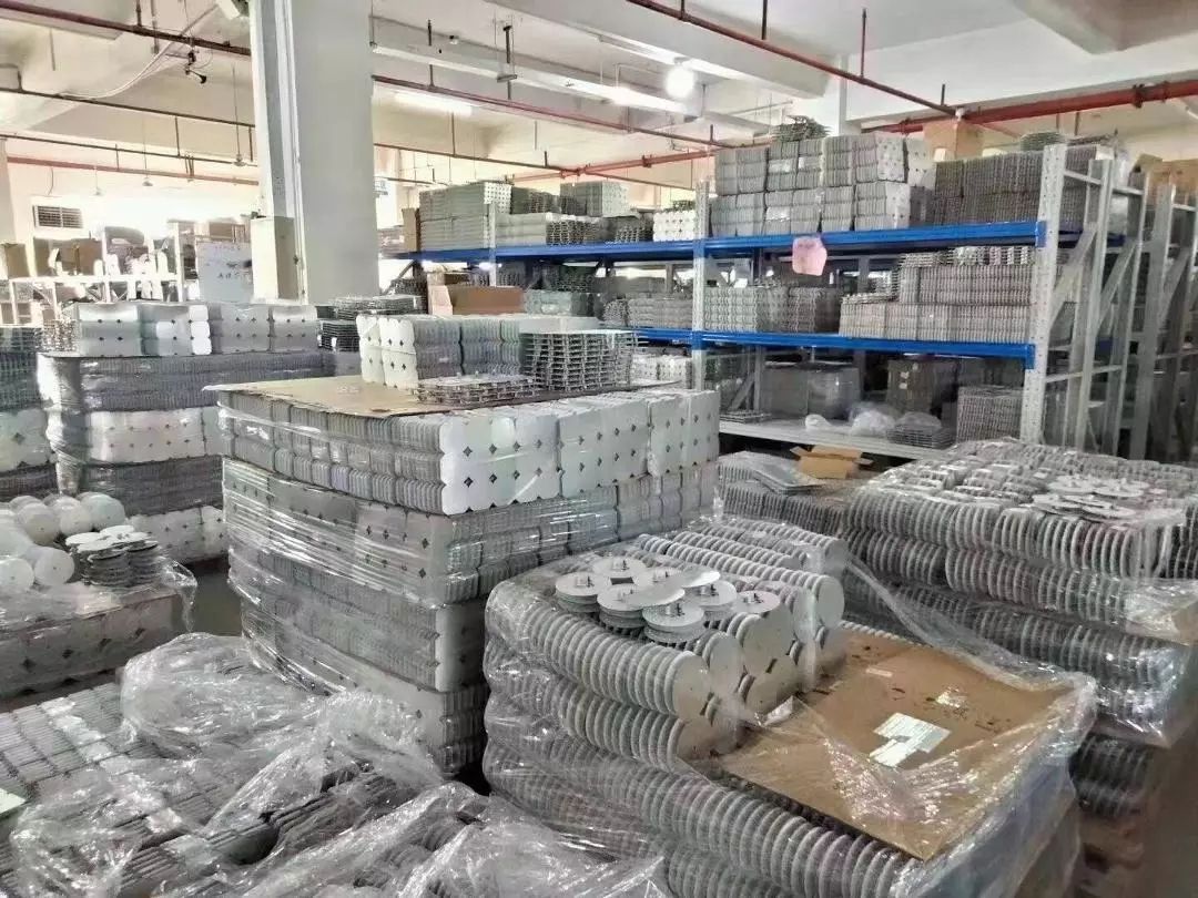 耀红火照明成品仓库库存充足